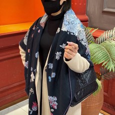 ❤ 双面同色【▪️卓尔不凡,高级有气场!!】非常抬人,带点故事的精彩!永远加分的hermes艺术单品!美中有趣味,各种 ❤ 双面同色【▪️卓尔不凡,高级有气场!!】非常抬人,带点故事的精彩!永远加分的hermes艺术单品!美中有趣味,各种