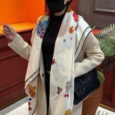 ❤ 双面同色【▪️卓尔不凡,高级有气场!!】非常抬人,带点故事的精彩!永远加分的hermes艺术单品!美中有趣味,各种 ❤ 双面同色【▪️卓尔不凡,高级有气场!!】非常抬人,带点故事的精彩!永远加分的hermes艺术单品!美中有趣味,各种