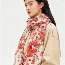 🌸·春日碎花 Chanel 140丝绒双面披肩 新款碎花花披肩 超级有氛围感 135*135cm的大尺寸 配色太好看了 🌸·春日碎花 Chanel 140丝绒双面披肩 新款碎花花披肩 超级有氛围感 135*135cm的大尺寸 配色太好看了