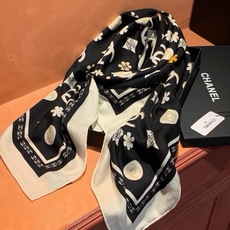 香奈儿上新❤️ 【Chanel】 经典茶花优雅Coco风,Chanel最新丝绒大方巾~气质到骨子里,香奶奶新一季的面料 香奈儿上新❤️ 【Chanel】 经典茶花优雅Coco风,Chanel最新丝绒大方巾~气质到骨子里,香奶奶新一季的面料