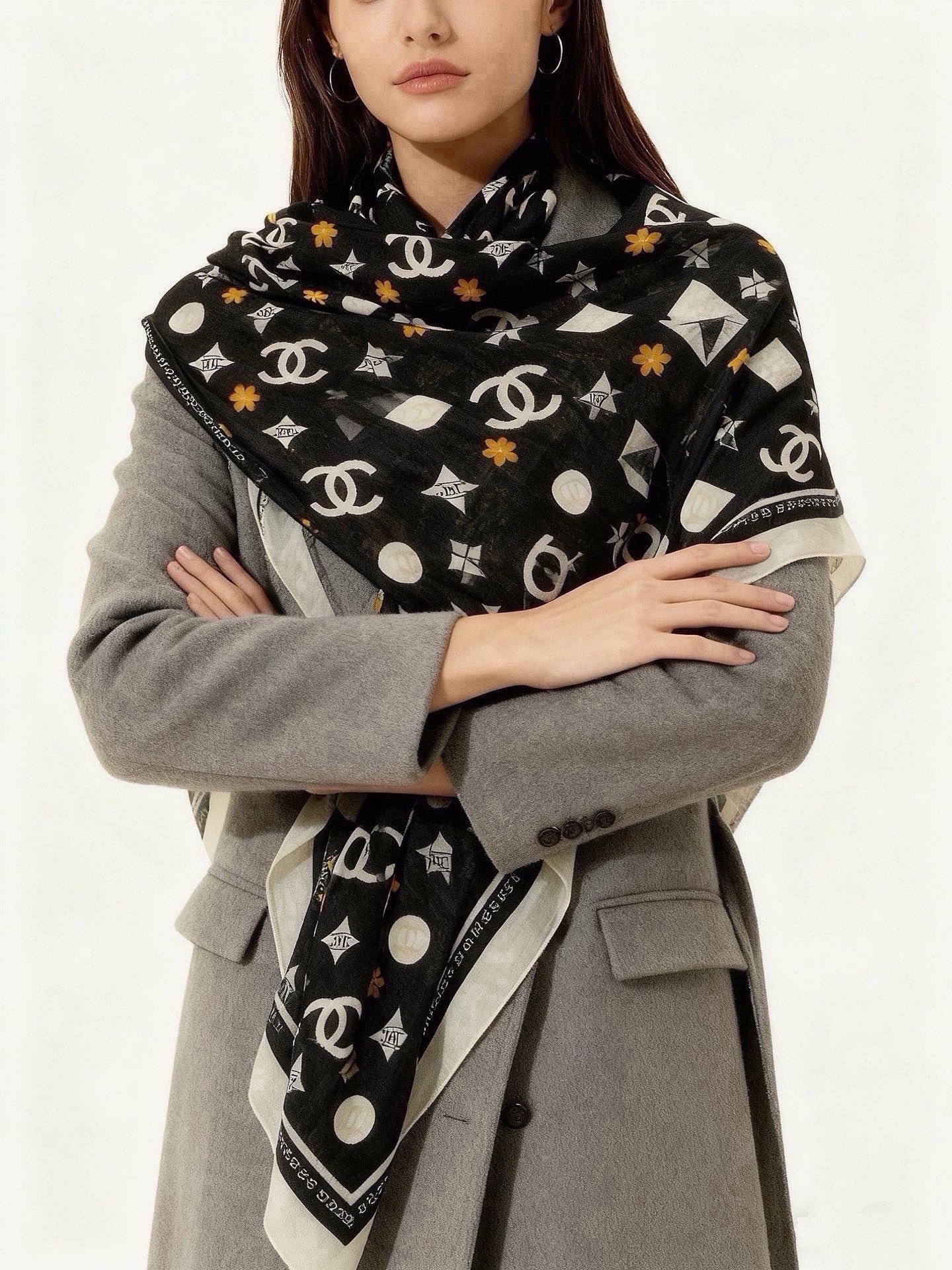 香奈儿上新❤️ 【Chanel】 经典茶花优雅Coco风,Chanel最新丝绒大方巾~气质到骨子里,香奶奶新一季的面料 香奈儿上新❤️ 【Chanel】 经典茶花优雅Coco风,Chanel最新丝绒大方巾~气质到骨子里,香奶奶新一季的面料