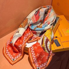 LV x TM 140披肩 【140顶级丝绒双面同色披肩】 本款L Multicolor披肩出自路易威登与知名日本艺术家 LV x TM 140披肩 【140顶级丝绒双面同色披肩】 本款L Multicolor披肩出自路易威登与知名日本艺术家