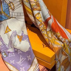LV x TM 140披肩 【140顶级丝绒双面同色披肩】 本款L Multicolor披肩出自路易威登与知名日本艺术家 LV x TM 140披肩 【140顶级丝绒双面同色披肩】 本款L Multicolor披肩出自路易威登与知名日本艺术家