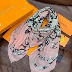 LV x TM 140披肩 【140顶级丝绒双面同色披肩】 本款L Multicolor披肩出自路易威登与知名日本艺术家 LV x TM 140披肩 【140顶级丝绒双面同色披肩】 本款L Multicolor披肩出自路易威登与知名日本艺术家