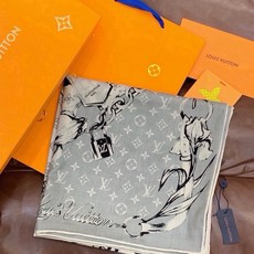 LV x TM 140披肩 【140顶级丝绒双面同色披肩】 本款L Multicolor披肩出自路易威登与知名日本艺术家 LV x TM 140披肩 【140顶级丝绒双面同色披肩】 本款L Multicolor披肩出自路易威登与知名日本艺术家