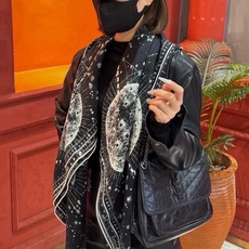 上新💞D家丝巾{140cm真丝羊绒}桑蚕丝+羊绒 现由彼得罗•鲁福 (Pietro RUffo) 设计的Dior Pha 上新💞D家丝巾{140cm真丝羊绒}桑蚕丝+羊绒 现由彼得罗•鲁福 (Pietro RUffo) 设计的Dior Pha