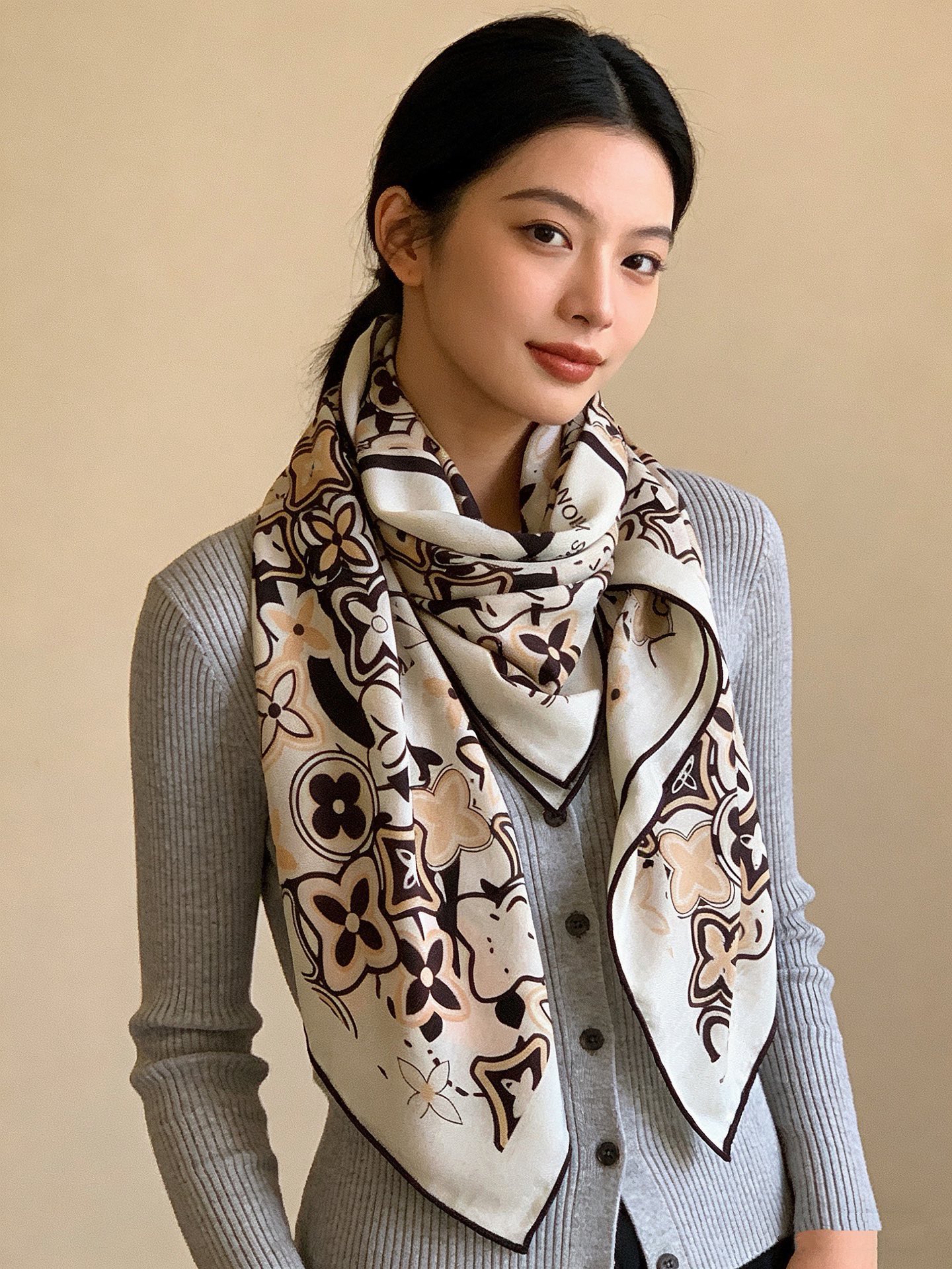 JARDIN DES PLANTES 140双面丝绒～ 【LV秋冬新品】 Jardin Des Plantes 丝绒披肩