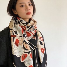 高级成衣系列~Chanel 【140双面同色丝绒披肩】 此系列谱写一曲自由轻灵的赞歌 本系列作品创新演绎品牌的风格符号 高级成衣系列~Chanel 【140双面同色丝绒披肩】 此系列谱写一曲自由轻灵的赞歌 本系列作品创新演绎品牌的风格符号