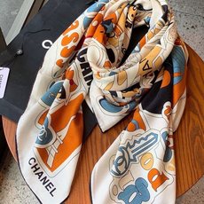 高级成衣系列~Chanel 【140双面同色丝绒披肩】 此系列谱写一曲自由轻灵的赞歌 本系列作品创新演绎品牌的风格符号 高级成衣系列~Chanel 【140双面同色丝绒披肩】 此系列谱写一曲自由轻灵的赞歌 本系列作品创新演绎品牌的风格符号