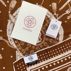 羊绒新款🆕👏👏买了都说好看‼️推荐💕爱马仕双面同色羊绒方巾【双面同色140】,顶级工艺超值‼️爱马仕专柜爆款🎁💟立体呈现 羊绒新款🆕👏👏买了都说好看‼️推荐💕爱马仕双面同色羊绒方巾【双面同色140】,顶级工艺超值‼️爱马仕专柜爆款🎁💟立体呈现
