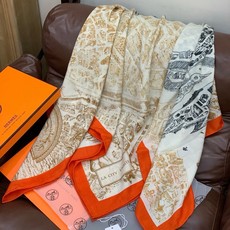 【140顶级丝羊绒双面同色披肩 『骏马之城』!!超级气质!!】不仅美有其表,更有好品质与好细节的出彩内质!!一上身就能让 【140顶级丝羊绒双面同色披肩 『骏马之城』!!超级气质!!】不仅美有其表,更有好品质与好细节的出彩内质!!一上身就能让