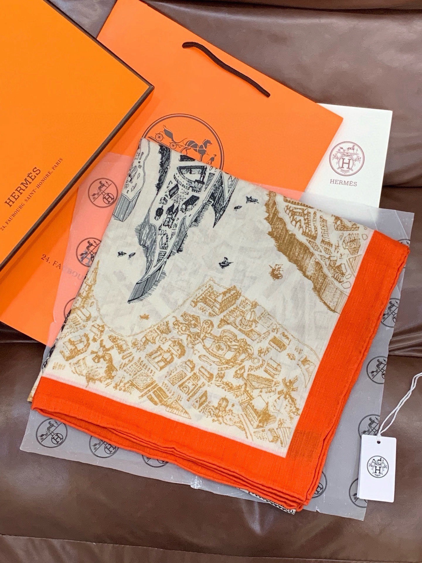 【140顶级丝羊绒双面同色披肩 『骏马之城』!!超级气质!!】不仅美有其表,更有好品质与好细节的出彩内质!!一上身就能让 【140顶级丝羊绒双面同色披肩 『骏马之城』!!超级气质!!】不仅美有其表,更有好品质与好细节的出彩内质!!一上身就能让