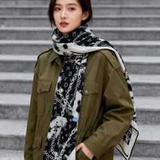 LV x TM 140披肩 【140顶级丝绒双面同色披肩】 本款L Multicolor披肩出自路易威登与知名日本艺术家 LV x TM 140披肩 【140顶级丝绒双面同色披肩】 本款L Multicolor披肩出自路易威登与知名日本艺术家
