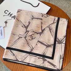 高级成衣系列~Chanel 【140双面同色丝绒披肩】 此系列谱写一曲自由轻灵的赞歌 本系列作品创新演绎品牌的风格符号 高级成衣系列~Chanel 【140双面同色丝绒披肩】 此系列谱写一曲自由轻灵的赞歌 本系列作品创新演绎品牌的风格符号