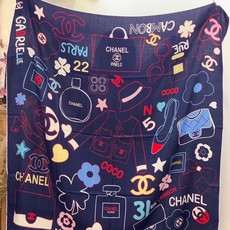 高级成衣系列~Chanel 【140双面同色丝绒披肩】 此系列谱写一曲自由轻灵的赞歌 本系列作品创新演绎品牌的风格符号 高级成衣系列~Chanel 【140双面同色丝绒披肩】 此系列谱写一曲自由轻灵的赞歌 本系列作品创新演绎品牌的风格符号