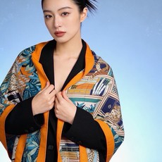 爱马仕新款双面同色 品名:十二花豹 面料:丝羊绒尺寸:140*140十二只花豹享受惬意休憩的时光。它们慵懒躺卧,在叶丛间 爱马仕新款双面同色 品名:十二花豹 面料:丝羊绒尺寸:140*140十二只花豹享受惬意休憩的时光。它们慵懒躺卧,在叶丛间