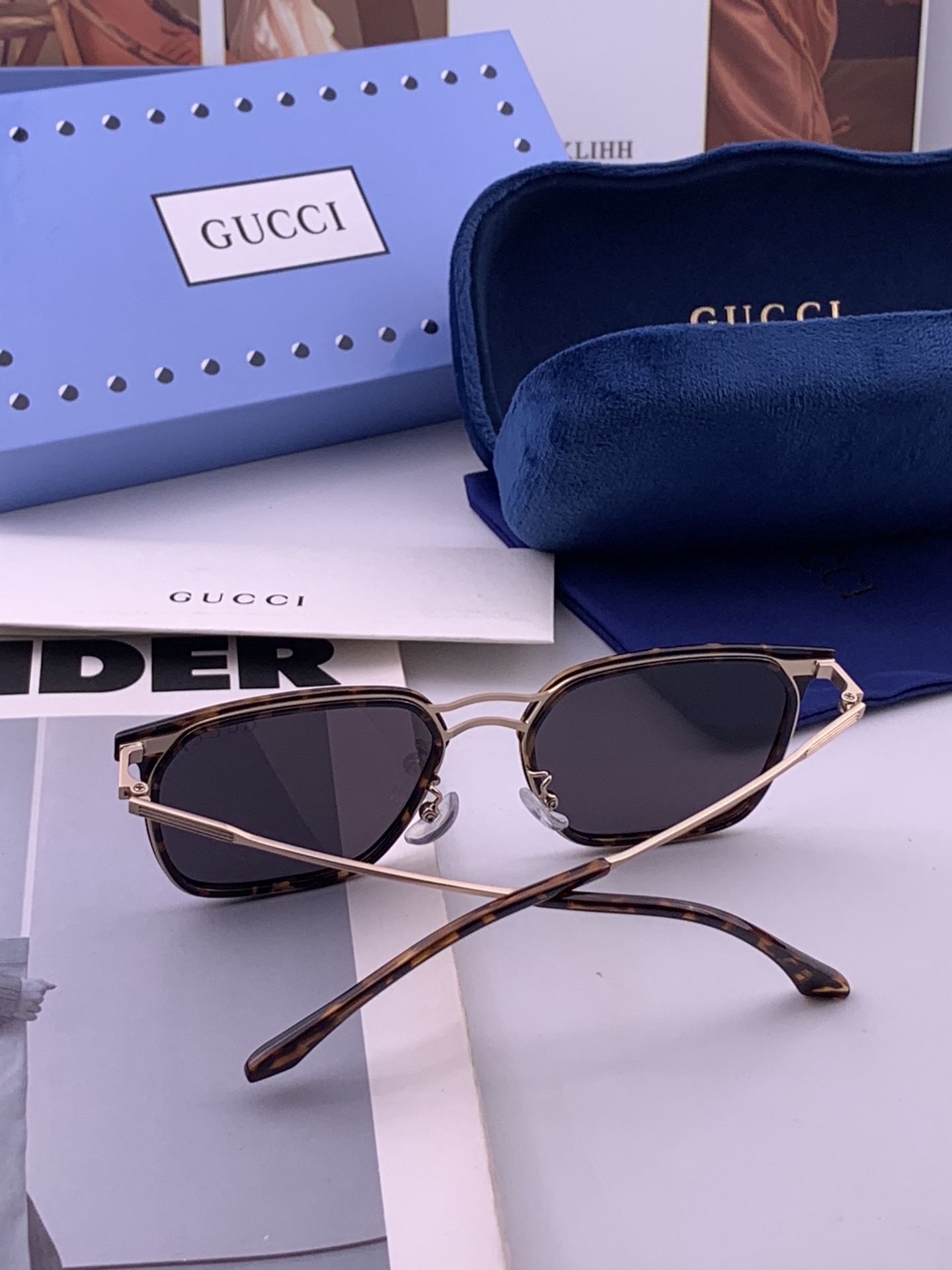 ♦️ GUCCI 新款男女情侣款太阳镜 超轻超有弹性整幅眼镜 重要的是压不坏 高清镜片、精湛的工艺 原版材料 休闲大气不