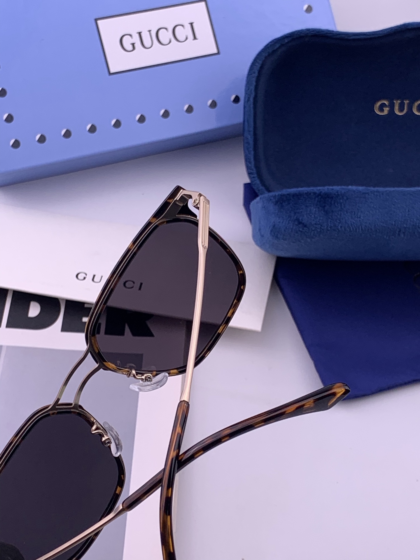 ♦️ GUCCI 新款男女情侣款太阳镜 超轻超有弹性整幅眼镜 重要的是压不坏 高清镜片、精湛的工艺 原版材料 休闲大气不
