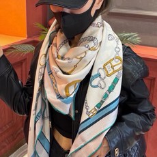 羊绒新款🆕👏👏买了都说好看‼️推荐💕爱马仕双面同色羊绒方巾【跃动的马儿双面同色140】,顶级工艺超值‼️爱马仕专柜爆款🎁 羊绒新款🆕👏👏买了都说好看‼️推荐💕爱马仕双面同色羊绒方巾【跃动的马儿双面同色140】,顶级工艺超值‼️爱马仕专柜爆款🎁