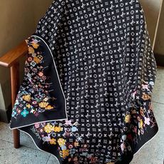 MONOGRAM INFINITY 140丝绒方巾 【140顶级丝绒双面同色】 Monogram Infinity 方巾 MONOGRAM INFINITY 140丝绒方巾 【140顶级丝绒双面同色】 Monogram Infinity 方巾