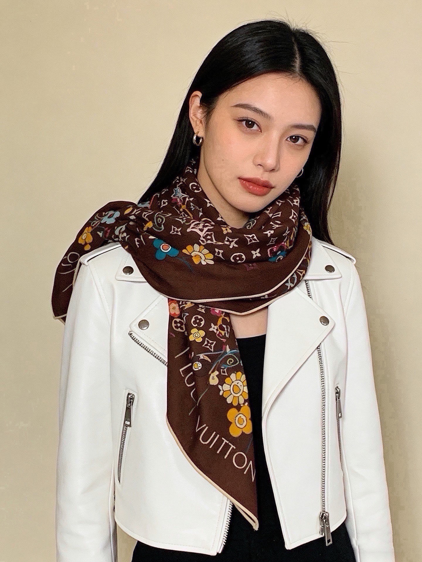 MONOGRAM INFINITY 140丝绒方巾 【140顶级丝绒双面同色】 Monogram Infinity 方巾 MONOGRAM INFINITY 140丝绒方巾 【140顶级丝绒双面同色】 Monogram Infinity 方巾