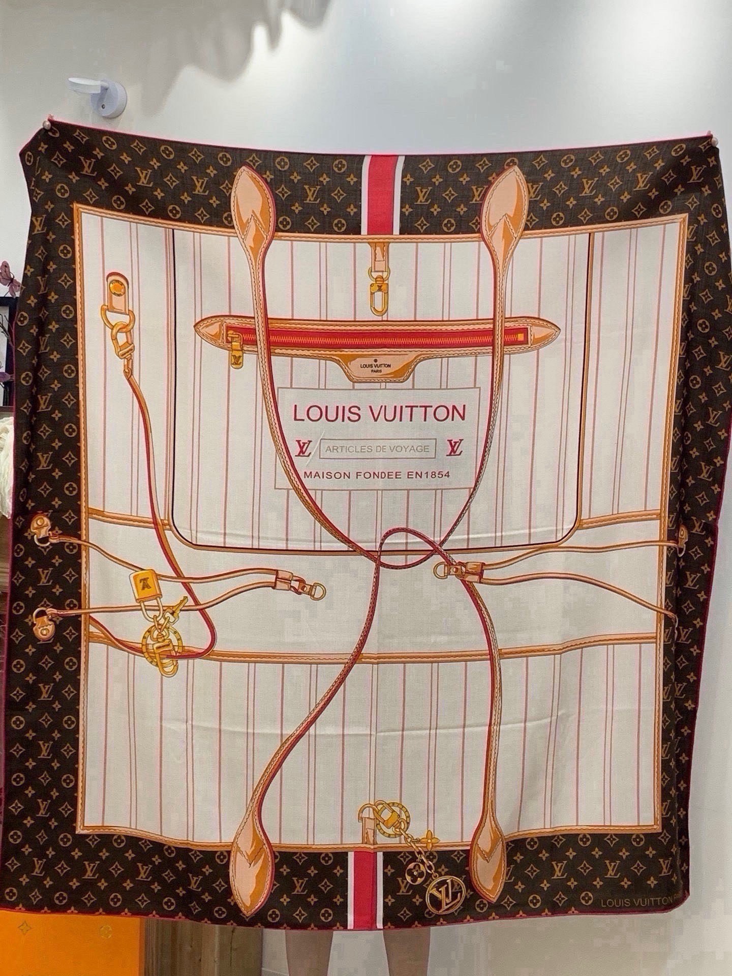 MY NEVERFULL 140丝绒方巾 【140顶级丝绒双面同色】 My Neverfull 丝绒方巾回溯 Never