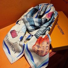 ❄【双面同色】原单Lv140cm丝绒方巾,《热气球》,本款方巾全新加入 U价🉐️ and Away 系列,致意路易威登的 ❄【双面同色】原单Lv140cm丝绒方巾,《热气球》,本款方巾全新加入 U价🉐️ and Away 系列,致意路易威登的