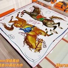 “纵意驰骋”90方巾-Hermes 丝巾名称:纵意驰骋 设计师:Thibaut Rassat 尺寸:88.5 ×88. “纵意驰骋”90方巾-Hermes 丝巾名称:纵意驰骋 设计师:Thibaut Rassat 尺寸:88.5 ×88.