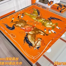 “纵意驰骋”90方巾-Hermes 丝巾名称:纵意驰骋 设计师:Thibaut Rassat 尺寸:88.5 ×88. “纵意驰骋”90方巾-Hermes 丝巾名称:纵意驰骋 设计师:Thibaut Rassat 尺寸:88.5 ×88.