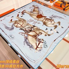 “纵意驰骋”90方巾-Hermes 丝巾名称:纵意驰骋 设计师:Thibaut Rassat 尺寸:88.5 ×88. “纵意驰骋”90方巾-Hermes 丝巾名称:纵意驰骋 设计师:Thibaut Rassat 尺寸:88.5 ×88.