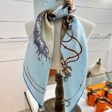 “纵意驰骋”90方巾-Hermes 丝巾名称:纵意驰骋 设计师:Thibaut Rassat 尺寸:88.5 ×88. “纵意驰骋”90方巾-Hermes 丝巾名称:纵意驰骋 设计师:Thibaut Rassat 尺寸:88.5 ×88.