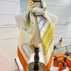 爱马仕(Hermès)90丝巾 经典款“Boucles et Sangles du Trian”真丝方巾 采用18m 爱马仕(Hermès)90丝巾 经典款“Boucles et Sangles du Trian”真丝方巾 采用18m