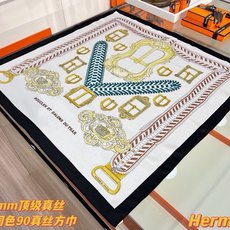 爱马仕(Hermès)90丝巾 经典款“Boucles et Sangles du Trian”真丝方巾 采用18m 爱马仕(Hermès)90丝巾 经典款“Boucles et Sangles du Trian”真丝方巾 采用18m