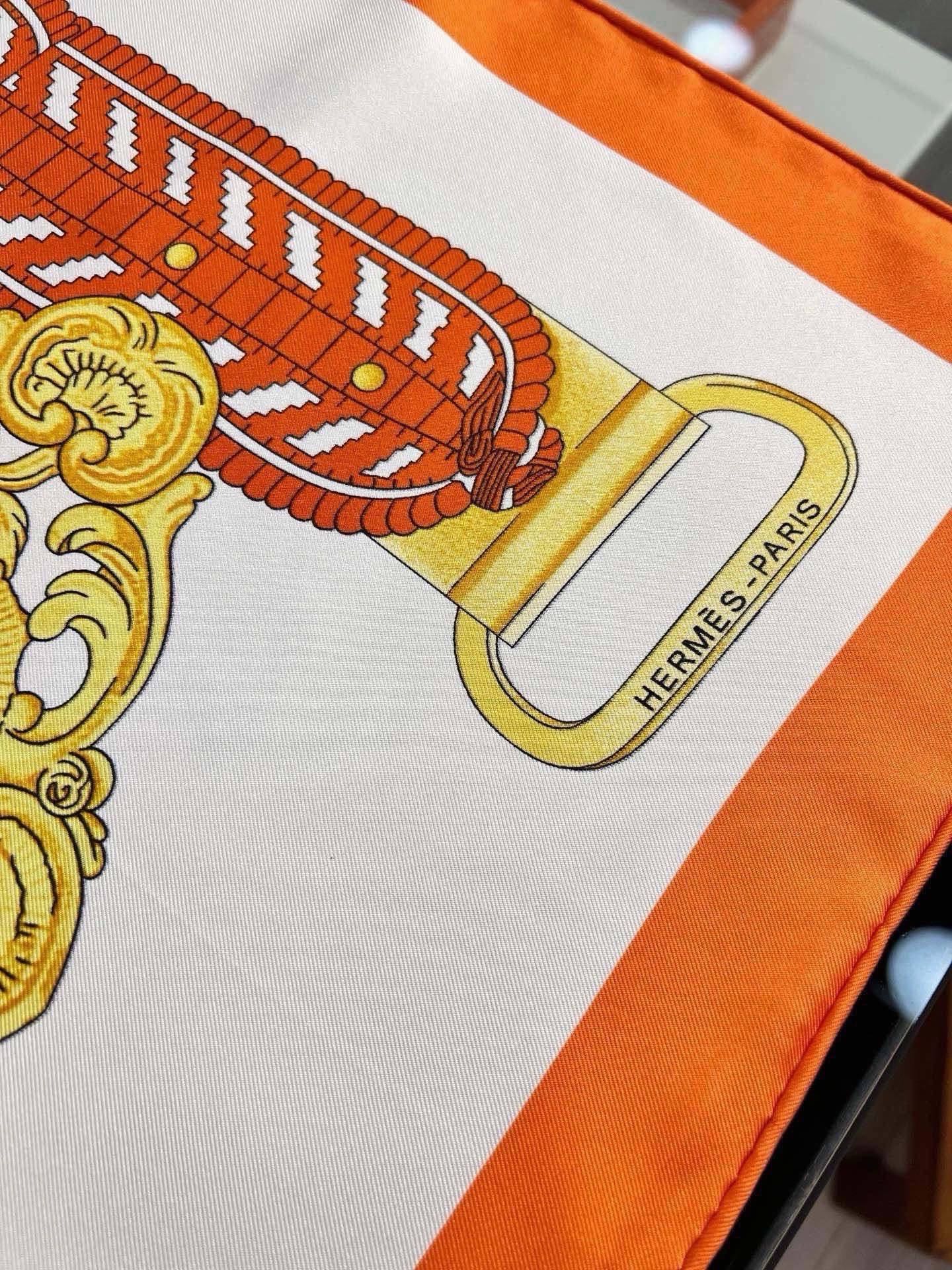 爱马仕（Hermès）90丝巾 经典款“Boucles et Sangles du Trian”真丝方巾​​ 采用18m