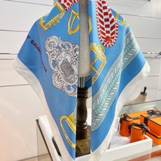 爱马仕(Hermès)90丝巾 经典款“Boucles et Sangles du Trian”真丝方巾 采用18m 爱马仕(Hermès)90丝巾 经典款“Boucles et Sangles du Trian”真丝方巾 采用18m