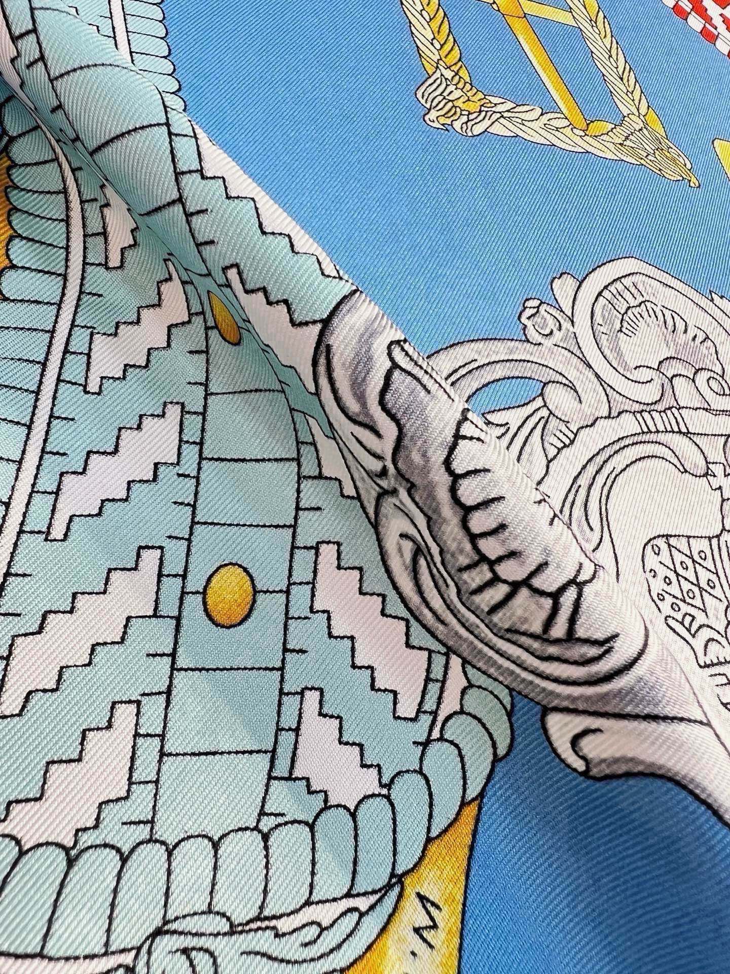 爱马仕(Hermès)90丝巾 经典款“Boucles et Sangles du Trian”真丝方巾 采用18m 爱马仕(Hermès)90丝巾 经典款“Boucles et Sangles du Trian”真丝方巾 采用18m
