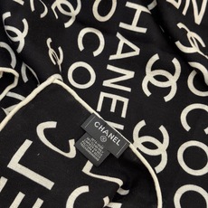 Chanel ~ 【140顶级双面丝绒披肩】 香家logo与字母的完美碰撞设计 底部还有隐隐约约的双C小Logo 完美 Chanel ~ 【140顶级双面丝绒披肩】 香家logo与字母的完美碰撞设计 底部还有隐隐约约的双C小Logo 完美