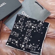 Chanel ~新品~ 【140顶级丝绒双面同色】 繁星点点与双C的完美结合 适合各种场合搭配使用 黑白两色经典优雅 真 Chanel ~新品~ 【140顶级丝绒双面同色】 繁星点点与双C的完美结合 适合各种场合搭配使用 黑白两色经典优雅 真