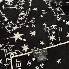 Chanel ~新品~ 【140顶级丝绒双面同色】 繁星点点与双C的完美结合 适合各种场合搭配使用 黑白两色经典优雅 真 Chanel ~新品~ 【140顶级丝绒双面同色】 繁星点点与双C的完美结合 适合各种场合搭配使用 黑白两色经典优雅 真