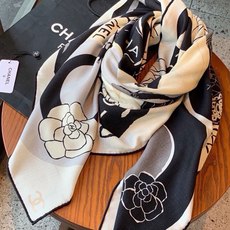 📦新款💖💖🏻🏻【山茶花印花140】140丝绒双面同色印花方巾‼️抢‼️VIP推荐 ‼️下手一定要快【高端 大爱 ‼️纯羊 📦新款💖💖🏻🏻【山茶花印花140】140丝绒双面同色印花方巾‼️抢‼️VIP推荐 ‼️下手一定要快【高端 大爱 ‼️纯羊