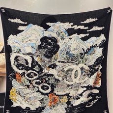 Chanel 高级手工坊系列~~ 【140顶级丝绒双面同色披肩】 25高级手工坊系列作品梦幻而极具电影感,灵感来自嘉柏丽 Chanel 高级手工坊系列~~ 【140顶级丝绒双面同色披肩】 25高级手工坊系列作品梦幻而极具电影感,灵感来自嘉柏丽