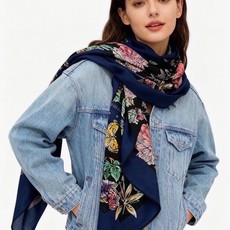 Dior 双面同色丝绒印花方巾 140丝绒面料多色 Dior Astral Flowers 这款方巾饰以 Dior As Dior 双面同色丝绒印花方巾 140丝绒面料多色 Dior Astral Flowers 这款方巾饰以 Dior As
