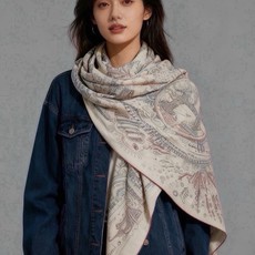 “正在接通中”140方巾~Hermes 手工卷边丝绒方巾(30%桑蚕丝70%羊绒) 这款爱马仕的经典单品展现强大而迷人 “正在接通中”140方巾~Hermes 手工卷边丝绒方巾(30%桑蚕丝70%羊绒) 这款爱马仕的经典单品展现强大而迷人