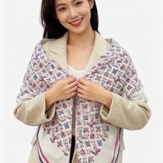 LV x TM 140披肩 【140顶级丝绒双面同色披肩】 本款L Multicolor披肩出自路易威登与知名日本艺术家 LV x TM 140披肩 【140顶级丝绒双面同色披肩】 本款L Multicolor披肩出自路易威登与知名日本艺术家