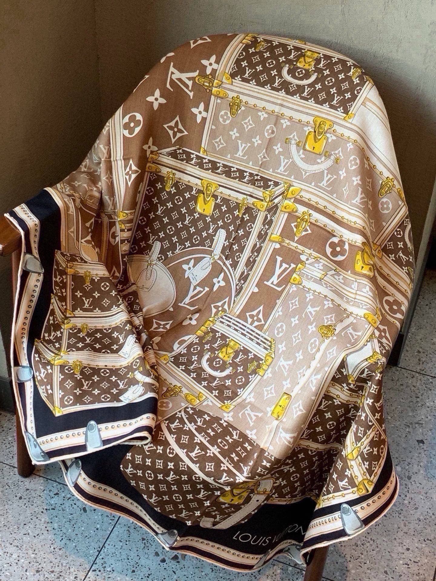 MY NEVERFULL 140丝绒方巾 【140顶级丝绒双面同色】 My Neverfull 丝绒方巾回溯 Never