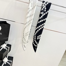 Chanel 90丝巾 新品 18mm顶级真丝双面同色印花 经典的包包鞋子饰品设计 永远是香家最不可错过的时尚单品 高级 Chanel 90丝巾 新品 18mm顶级真丝双面同色印花 经典的包包鞋子饰品设计 永远是香家最不可错过的时尚单品 高级