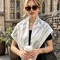 Chanel 90丝巾 新品 18mm顶级真丝双面同色印花 经典的包包鞋子饰品设计 永远是香家最不可错过的时尚单品 高级 Chanel 90丝巾 新品 18mm顶级真丝双面同色印花 经典的包包鞋子饰品设计 永远是香家最不可错过的时尚单品 高级