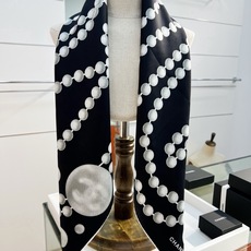 Chanel 90丝巾 新品 18mm顶级真丝双面同色印花 经典的包包鞋子饰品设计 永远是香家最不可错过的时尚单品 高级 Chanel 90丝巾 新品 18mm顶级真丝双面同色印花 经典的包包鞋子饰品设计 永远是香家最不可错过的时尚单品 高级