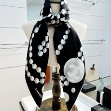 Chanel 90丝巾 新品 18mm顶级真丝双面同色印花 经典的包包鞋子饰品设计 永远是香家最不可错过的时尚单品 高级 Chanel 90丝巾 新品 18mm顶级真丝双面同色印花 经典的包包鞋子饰品设计 永远是香家最不可错过的时尚单品 高级