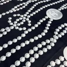 Chanel 90丝巾 新品 18mm顶级真丝双面同色印花 经典的包包鞋子饰品设计 永远是香家最不可错过的时尚单品 高级 Chanel 90丝巾 新品 18mm顶级真丝双面同色印花 经典的包包鞋子饰品设计 永远是香家最不可错过的时尚单品 高级